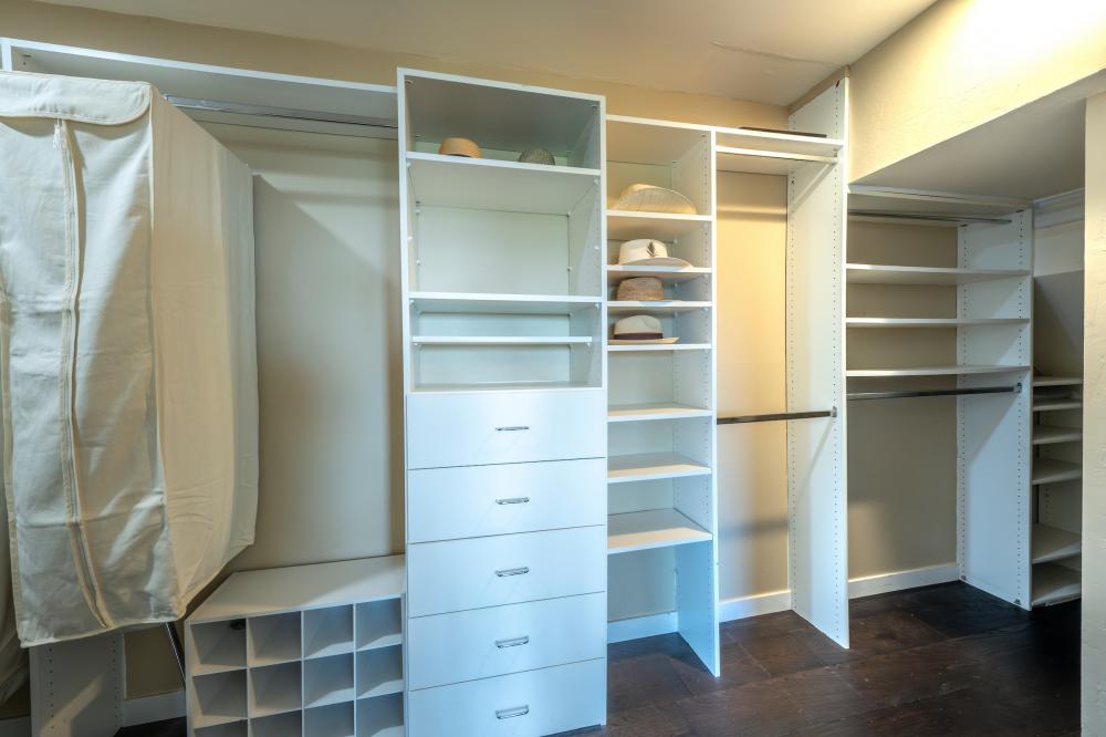 walk in closet