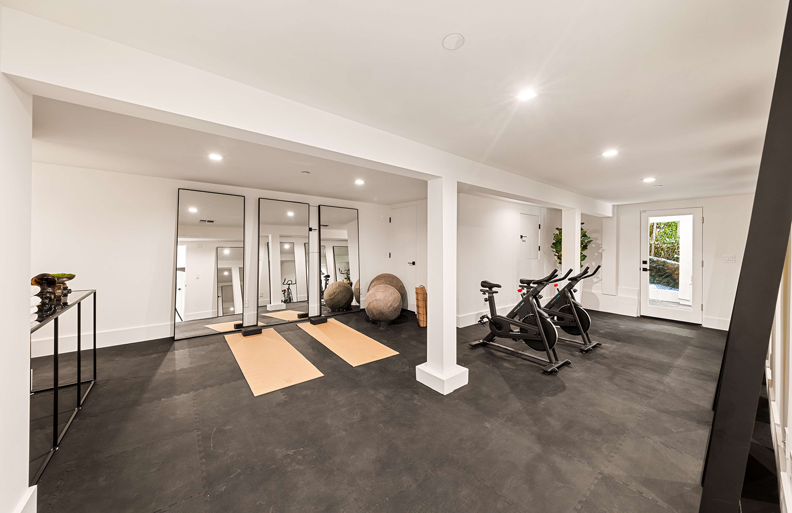 87 Laurel Grove Avenue, Ross #80