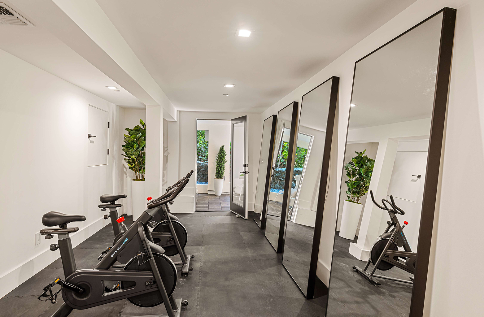 87 Laurel Grove Avenue, Ross #80